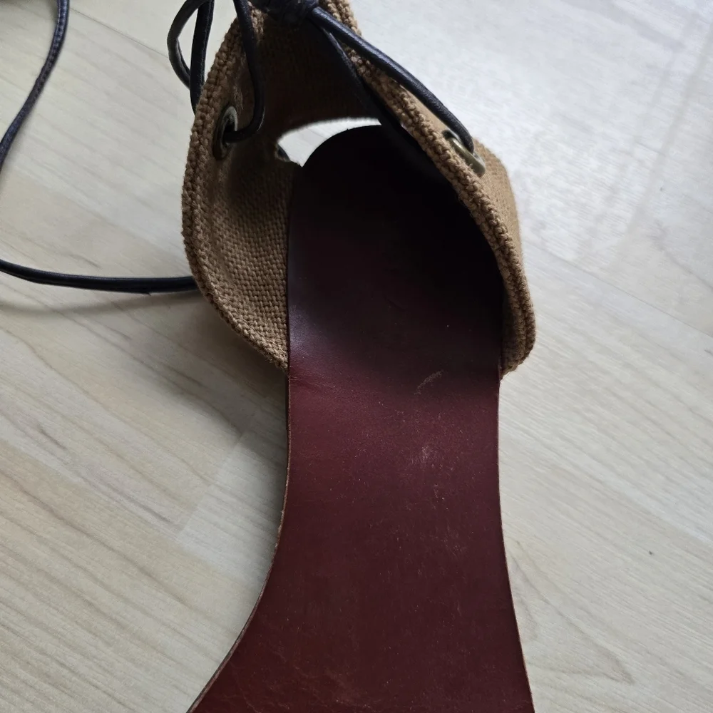Unisa Sandals Size 9.5